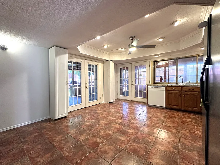 3817 Commonwealth Dr — Photo 6