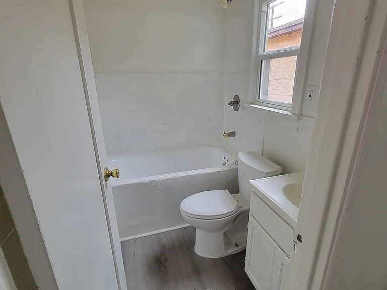 2021 Pennsylvania Ave #2121-1/4 — Photo 3