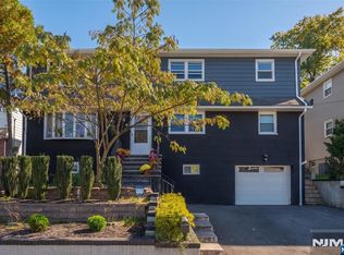 8 Sibel Ct, Woodland Park, NJ 07424