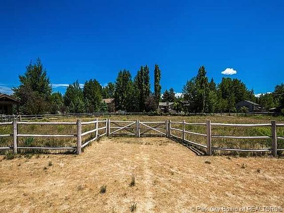 4th image of 2676 Meadow Creek Dr #5