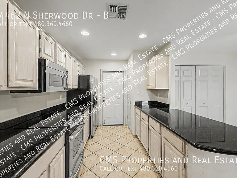 14462 N Sherwood Dr #B — Photo 8