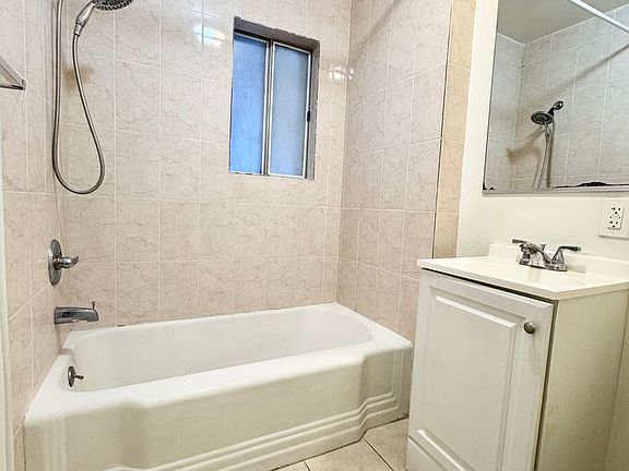 5th image of 485 Riverdale Dr APT 7