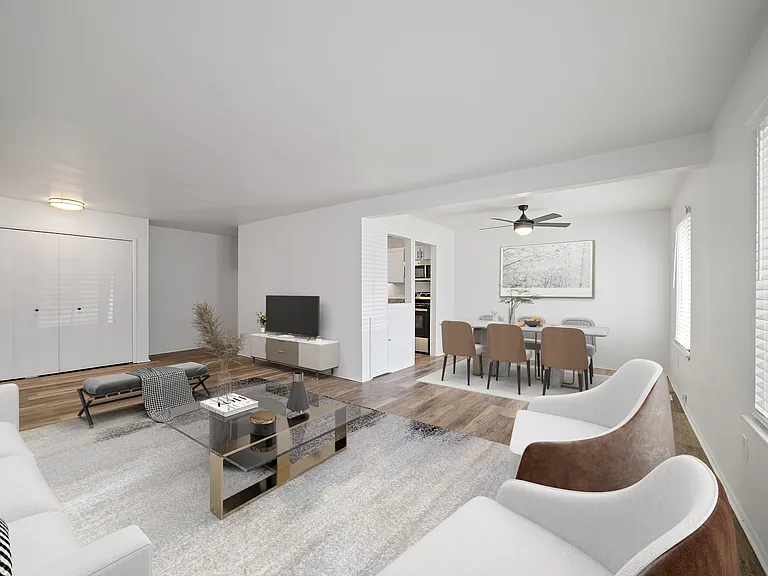The Crossroads At Southfield Apartments — Photo 16