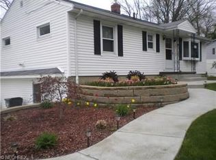 2051 Berger Ave, Stow, OH 44224