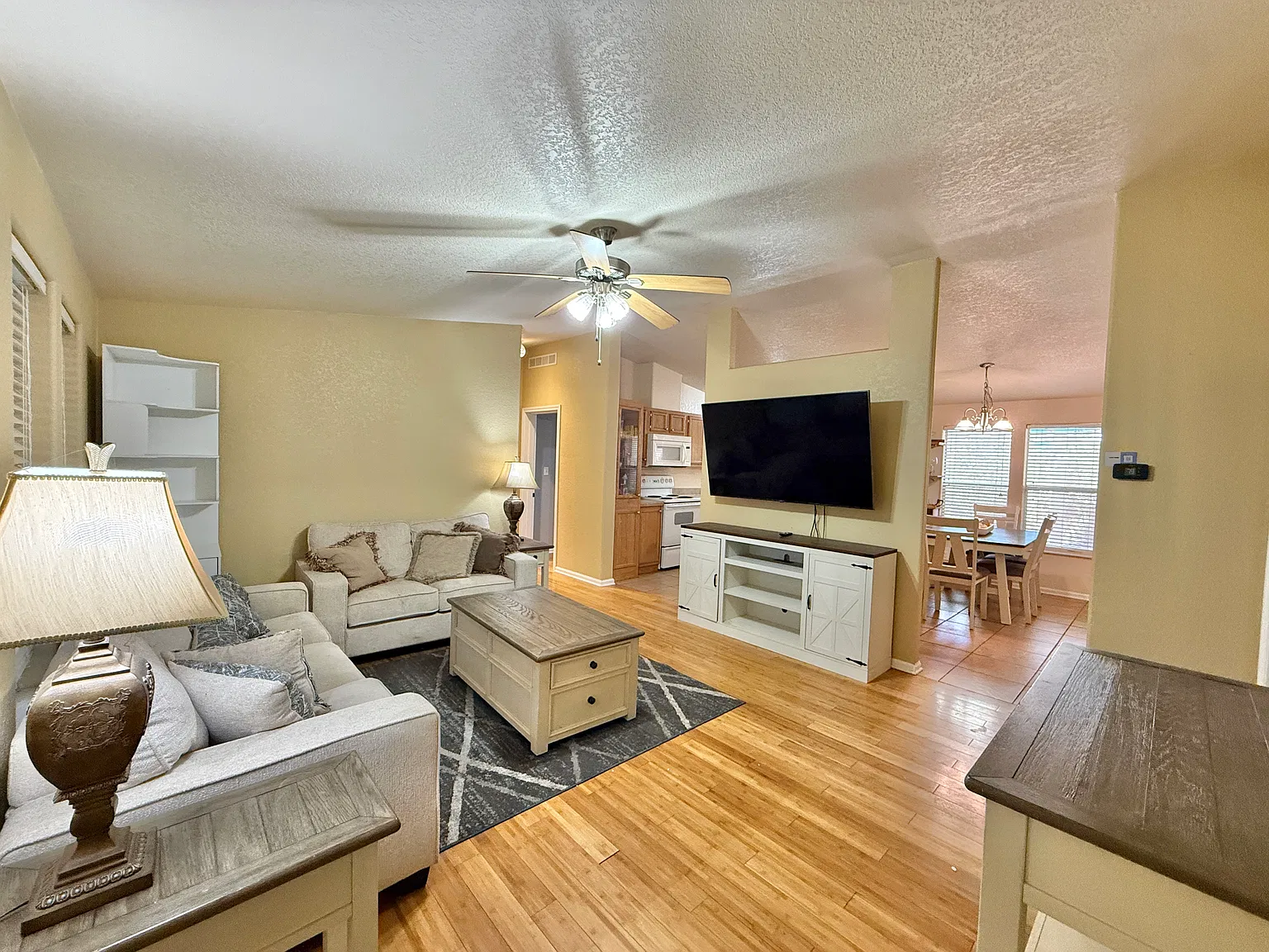 3 bed, 1166 sqft, $1,575 — Photo 3