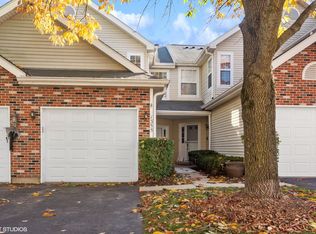1355 Essex St, Algonquin, IL 60102