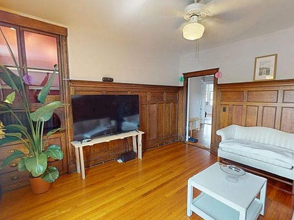 2nd image of 40 Orkney Rd APT 6