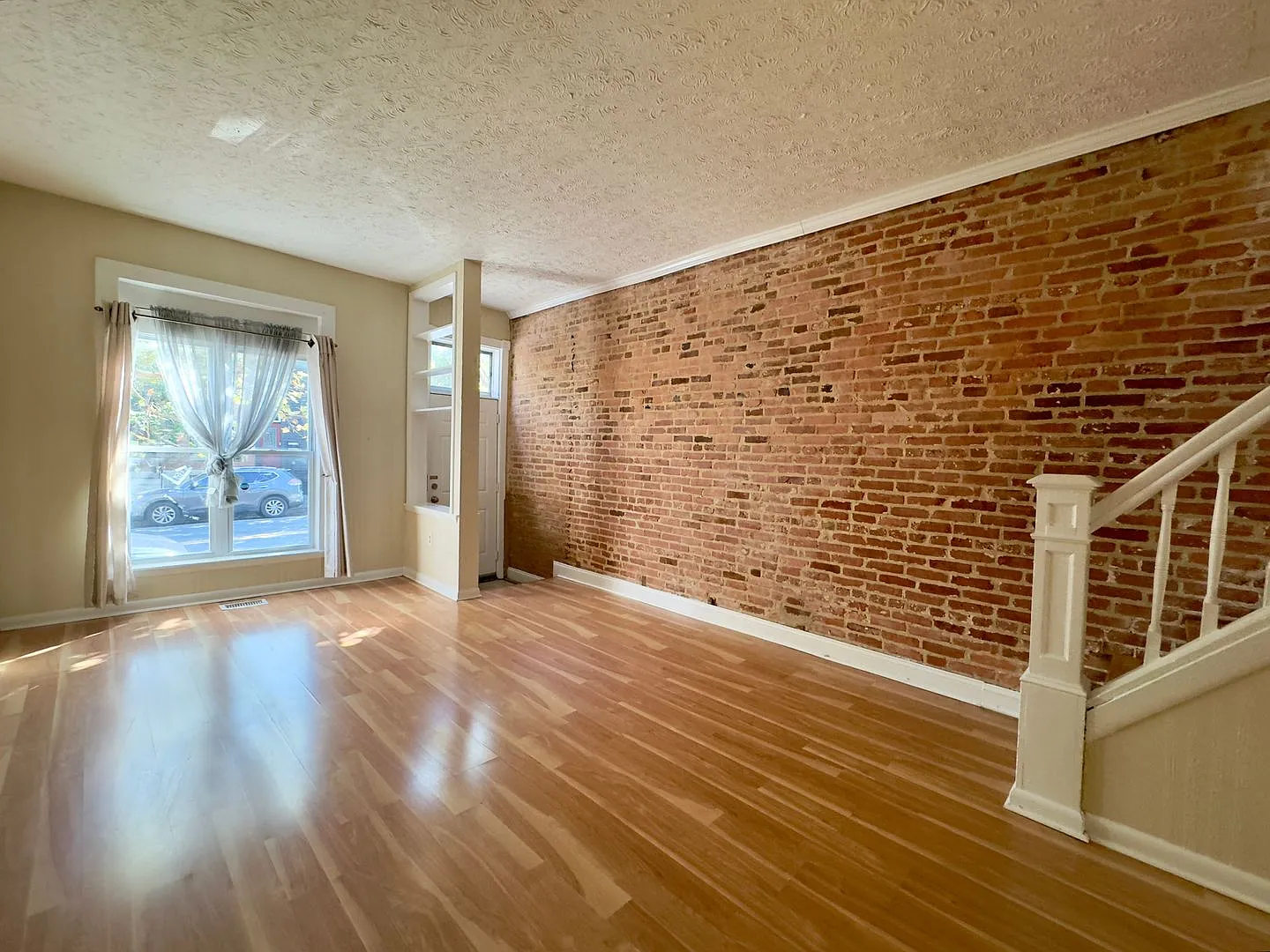 Charming 2BA/1BD Townhome in Patterson Park! — Photo 2