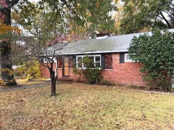 1664 Glen Dr, Pasadena, MD 21122