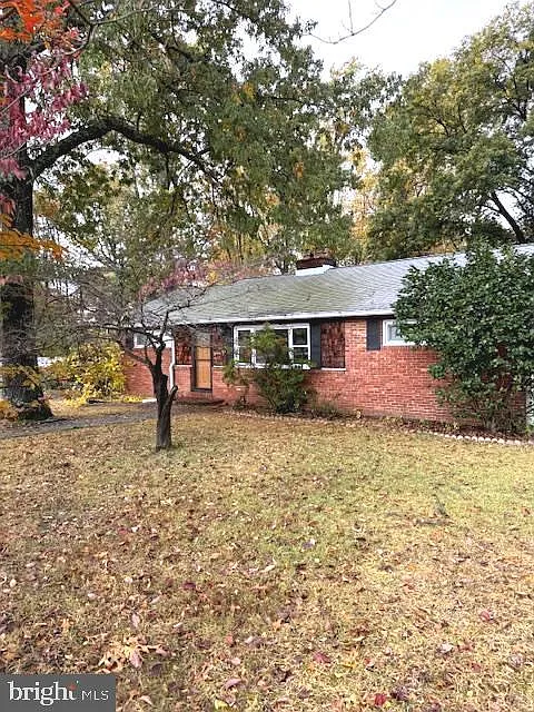1664 Glen Dr photo 1