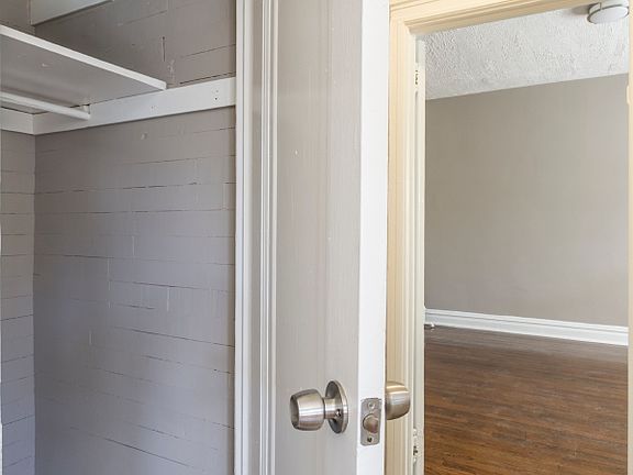 3rd image of 115-117 Fairview Ave #8