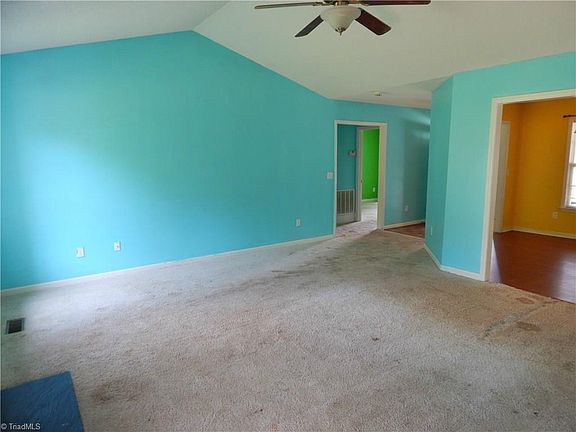 3rd image of 4609 Prestbury Dr
