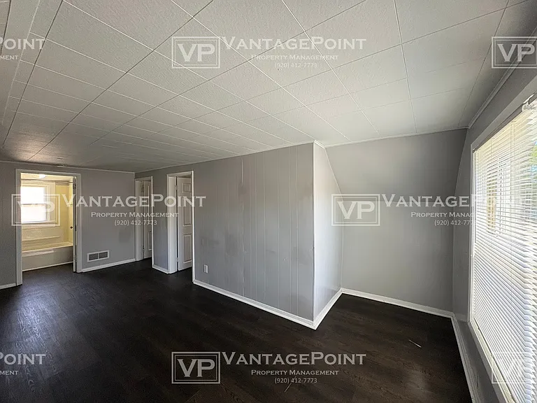 945 Velp Ave — Photo 6