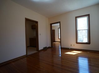 812 10th St #1, Rockford, IL 61104