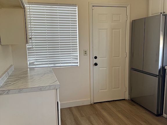 5th image of 308 E Airport Ave #B