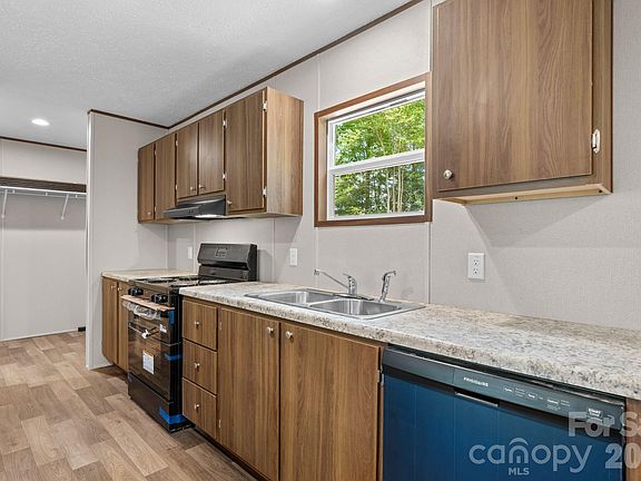 3rd image of 1331 Maiden Wood Cir
