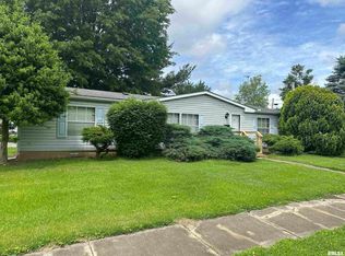 409 S Maple St, West Frankfort, IL 62896