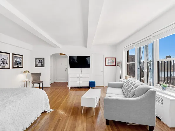 400 E 52nd St APT 16G, Manhattan, NY 10022