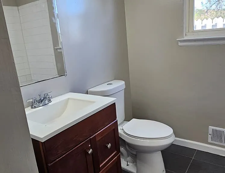 1127 Heck Ave — Photo 9