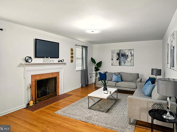 4th image of 364 S Rolling Rd