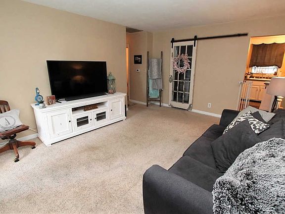 3rd image of 2419 Tara Ct