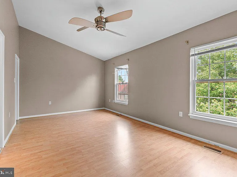 8 Wessex Ct — Photo 19