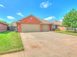 409 Pacific Crest Trl, Edmond, OK 73003