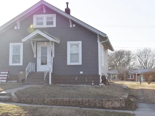 104 8th Ave SE, Oelwein, IA 50662