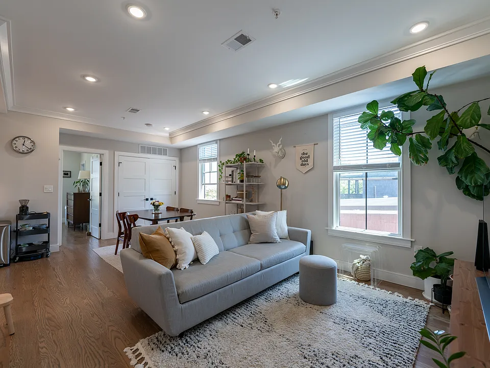 464 Sumner St #3