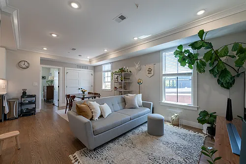 464 Sumner St #3 Photo 1
