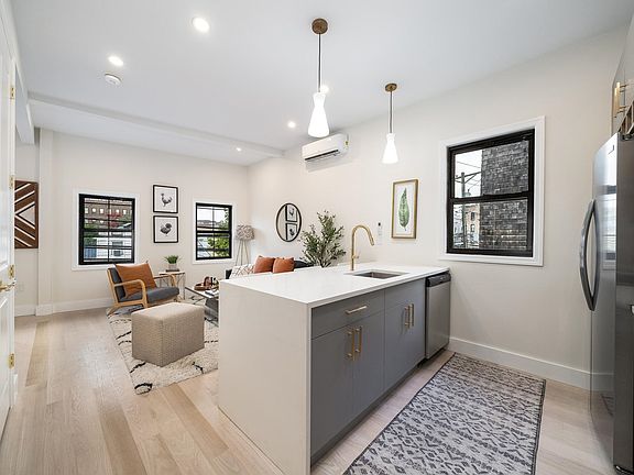 4th image of 79 Vroom St Floor 2