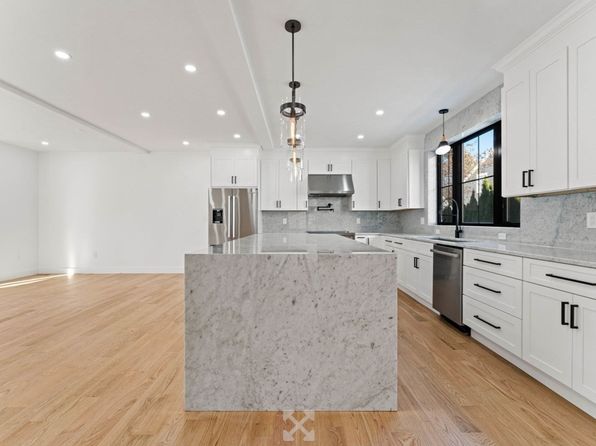 3 Brook St #B, Manchester, MA 01944