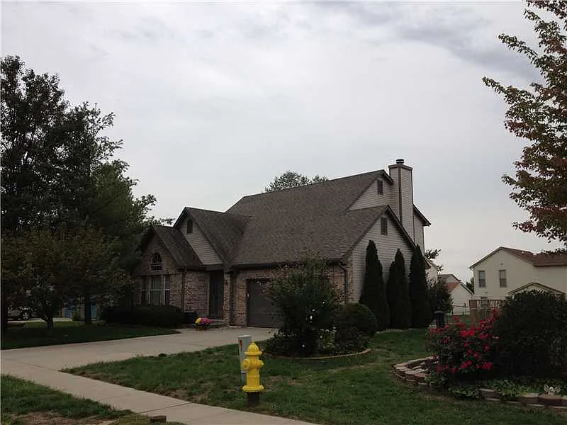 492 Glastonberry Ln photo 1