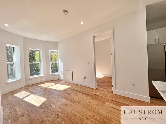 Rented by Hagstrom Management Inc | media 17