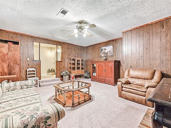 5th image of 5305 Lorraine Drive