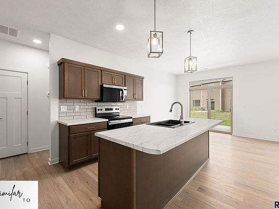 5th image of 524 Brookside Pl
