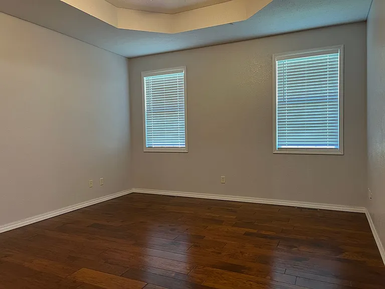 630 N Sunset Ave — Photo 7