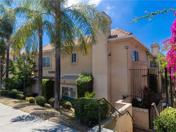 13600 Foothill Blvd, Sylmar, CA 91342