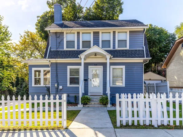519 Laurel St, Elgin, IL 60120
