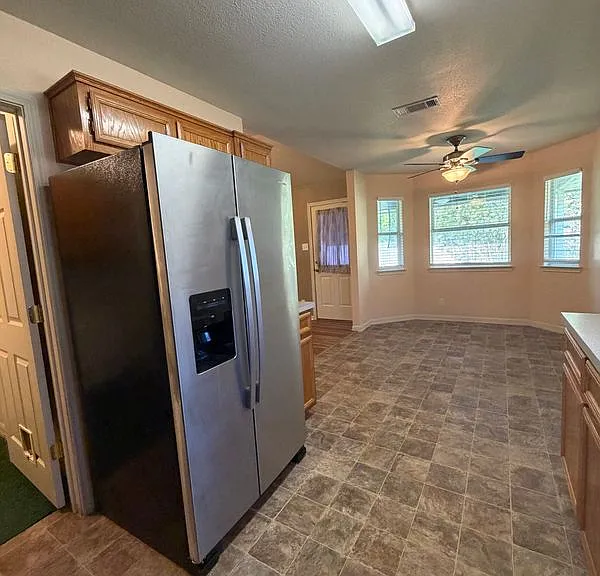 715 Lakeview Dr — Photo 13