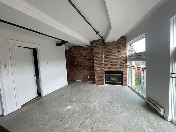 3rd image of 27 Alexander St #704