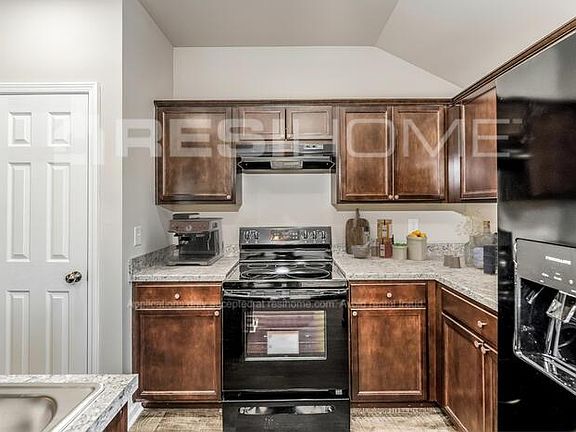 3rd image of 76 Cottage Ln
