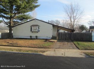 7 Woodshore E, Keyport, NJ 07735