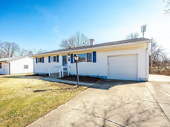 4th image of 104 Chamberlin Dr