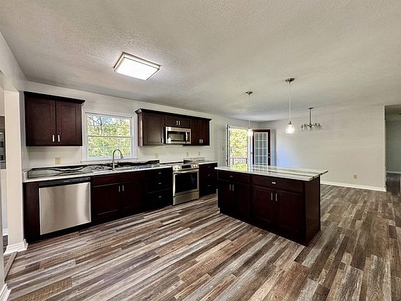 3rd image of 45 York Ln