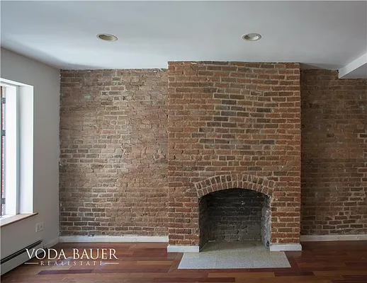 Rented by Voda Bauer Real Estate | media 10