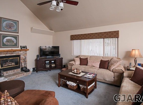 5th image of 724 N Valley Dr