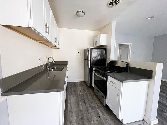 5th image of 924 4th St #12.0