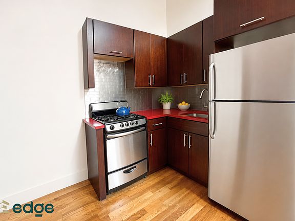 3rd image of 54 Lewis Ave APT 2F