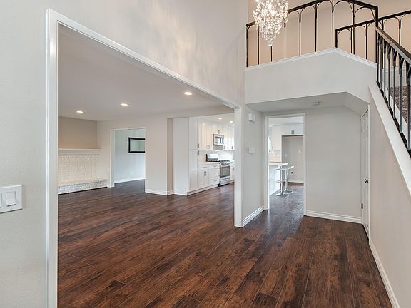 2nd image of 160 Verde Vista Dr